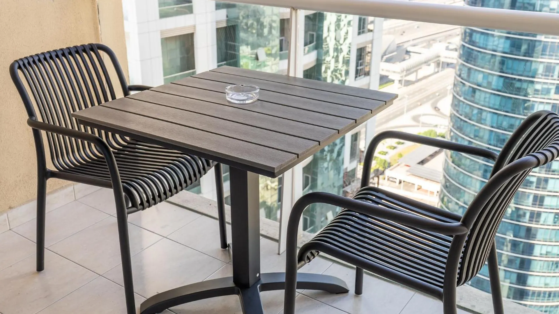 Cozy Retreat In The Heart Of Jlt - Lakeview Tower Dubai 0*,  United Arab Emirates