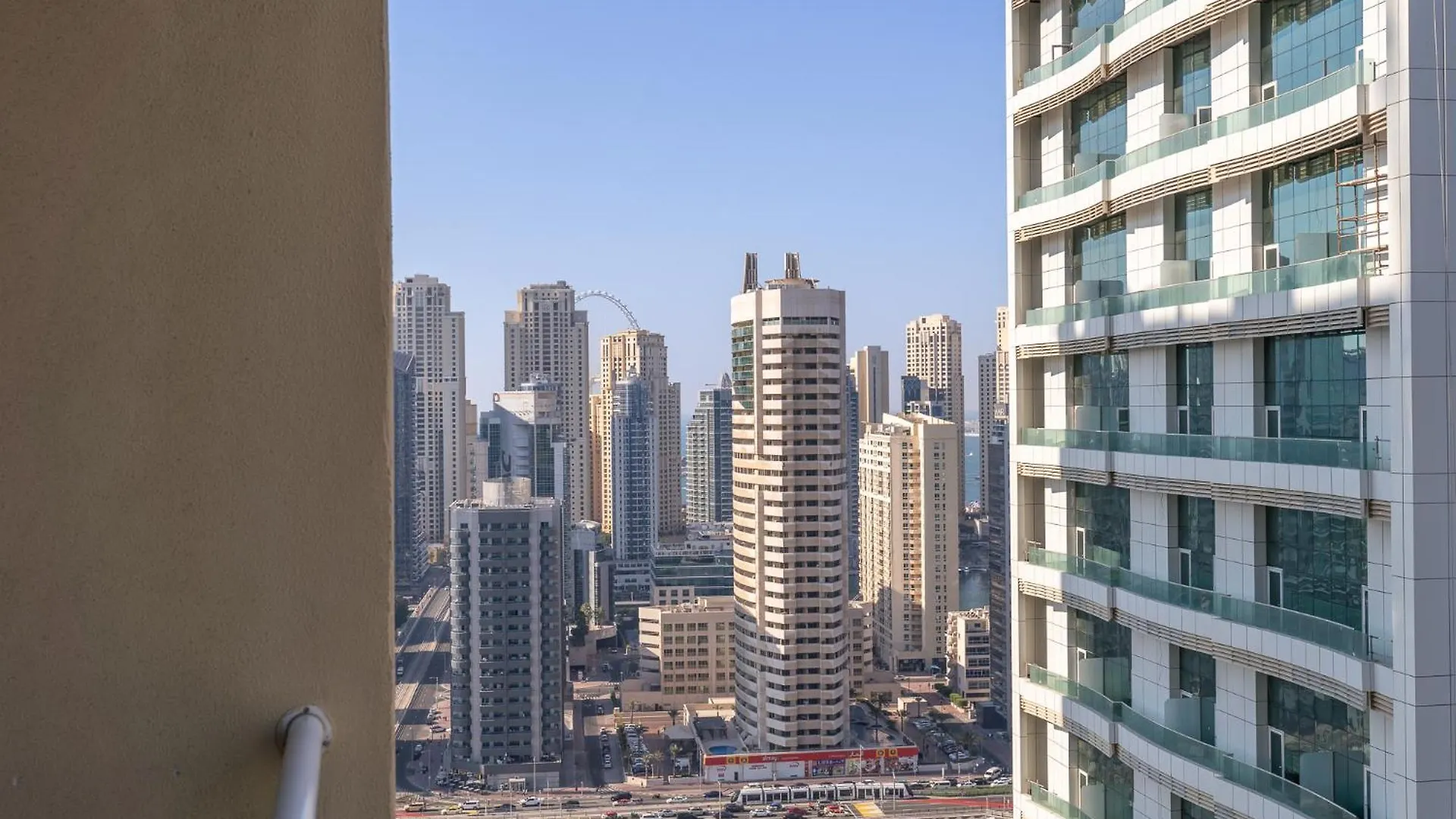Apartment Cozy Retreat In The Heart Of Jlt - Lakeview Tower Dubai