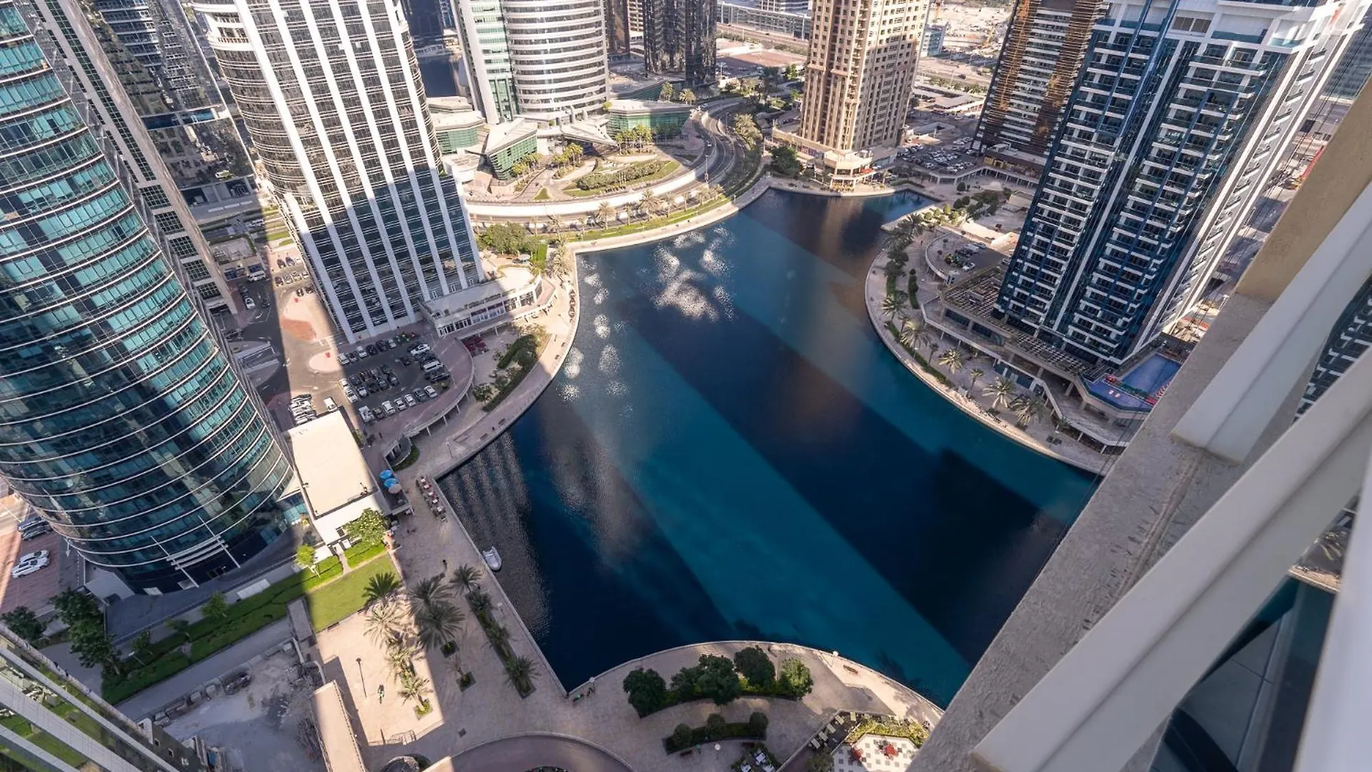 Cozy Retreat In The Heart Of Jlt - Lakeview Tower Dubai