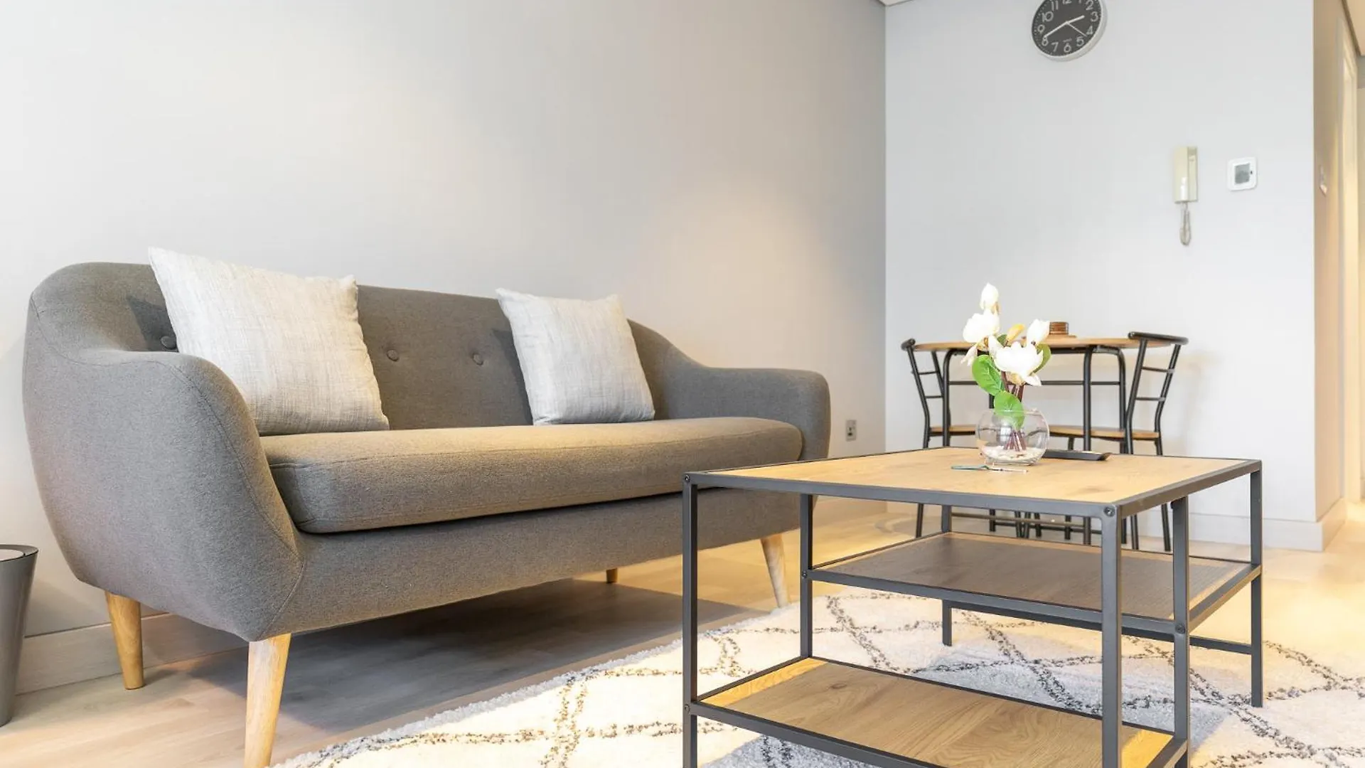 Cozy Retreat In The Heart Of Jlt - Lakeview Tower Dubai Apartment