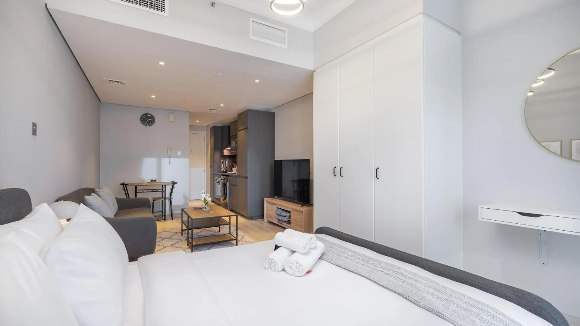 Apartment Cozy Retreat In The Heart Of Jlt - Lakeview Tower Dubai United Arab Emirates